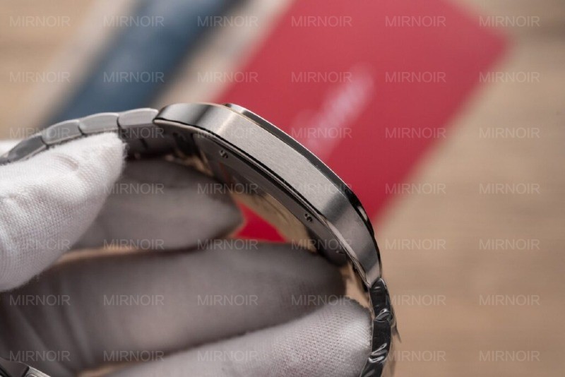 Dong-Ho-Cartier-Santos-de-Cartier-WSSA0013-Rep-11-Blue-Dial-BV-39-5-1024x683.jpg