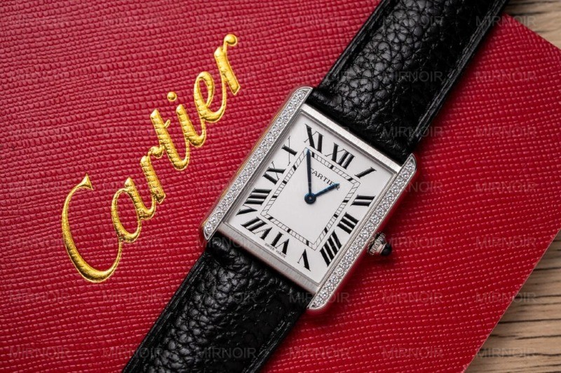 Dong-Ho-Cartier-Tank-Must-W4TA0017-Replica-11-Dinh-Da-33.7x25-1-1024x682.jpg