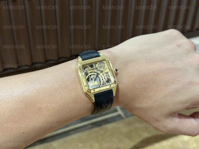 Dong-Ho-Cartier-Nam-Replica-11-Santos-WHSA0031-May-Pin-Thuy-Sy-31x43mm-2-1024x768.jpg