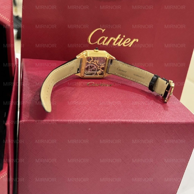 Dong-Ho-Cartier-Nam-Replica-11-Santos-WHSA0031-May-Pin-Thuy-Sy-31x43mm-7-1024x1024.jpg