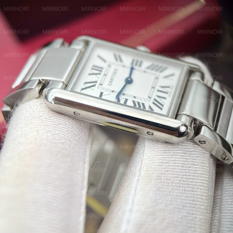 Dong-Ho-Cartier-Tank-Must-WSTA005-Replica-11-Mat-Chu-Nhat-2.jpg