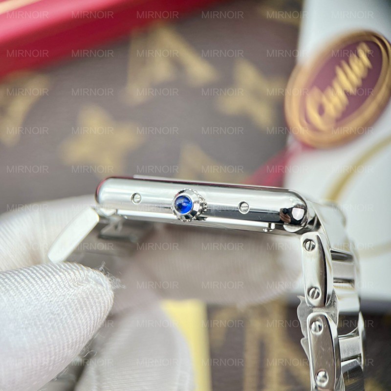 Dong-Ho-Cartier-Tank-Must-WSTA005-Replica-11-Mat-Chu-Nhat-5.jpg