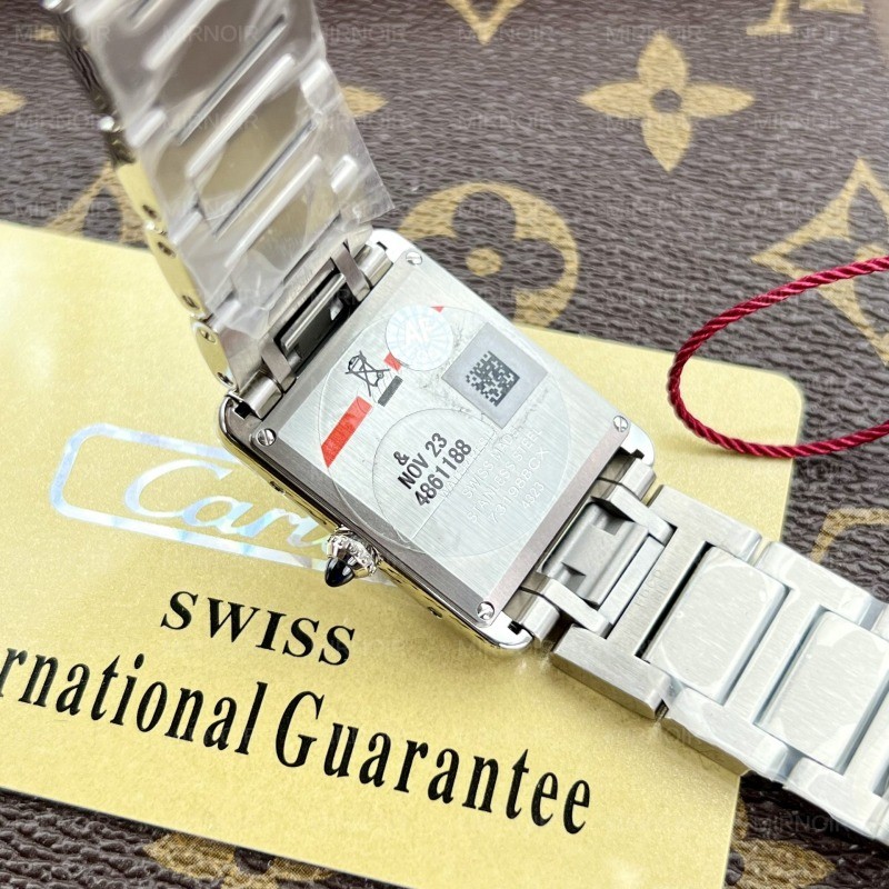 Dong-Ho-Cartier-Tank-Must-WSTA005-Replica-11-Mat-Chu-Nhat-7.jpg