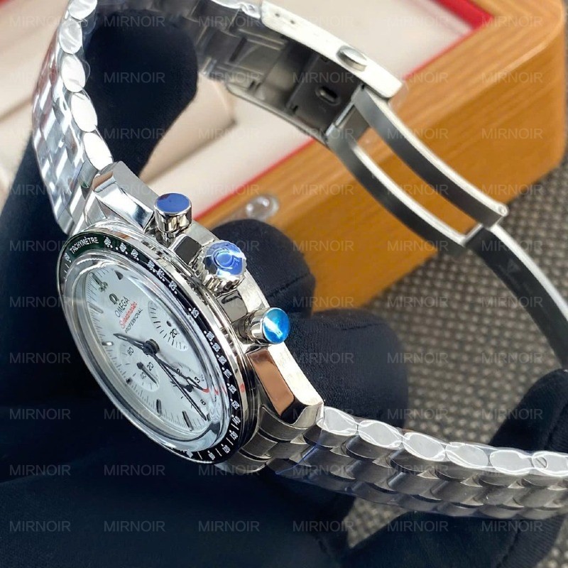 Dong-Ho-Omega-Speedmaster-Moonwatch-Professional-Replica-11-Mat-Trang-Day-Kim-Loai-42mm-8-1024x1024.jpg