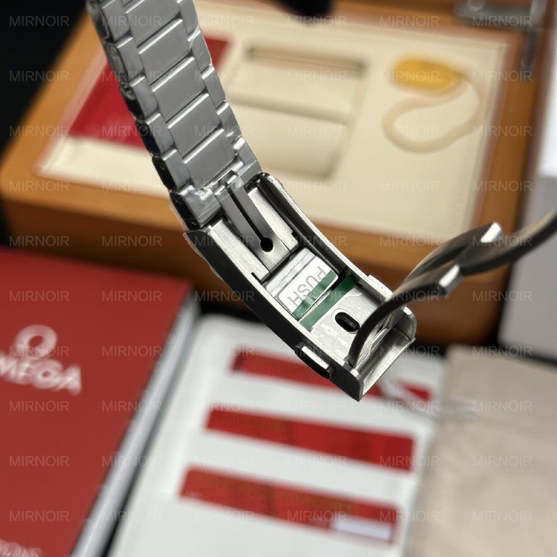 Dong-Ho-Omega-Seamaster-Planet-Ocean-600M-Rep-11-Mat-Den-May-Co-Thuy-Si-42mm-1-1024x1024.jpg