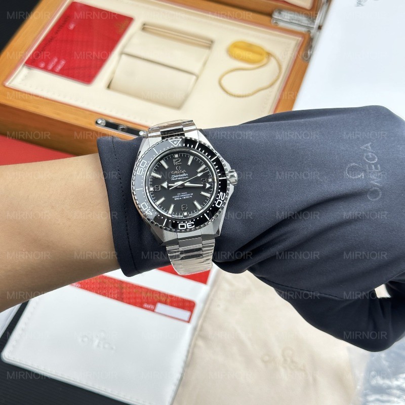 Dong-Ho-Omega-Seamaster-Planet-Ocean-600M-Rep-11-Mat-Den-May-Co-Thuy-Si-42mm-5-scaled.jpg