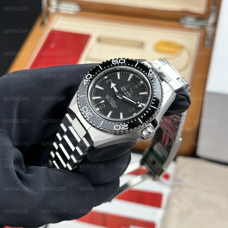 Dong-Ho-Omega-Seamaster-Planet-Ocean-600M-Rep-11-Mat-Den-May-Co-Thuy-Si-42mm-7-scaled.jpg