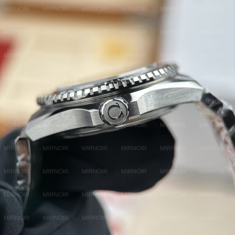 Dong-Ho-Omega-Seamaster-Planet-Ocean-600M-Rep-11-Mat-Den-May-Co-Thuy-Si-42mm-10-1024x1024.jpg