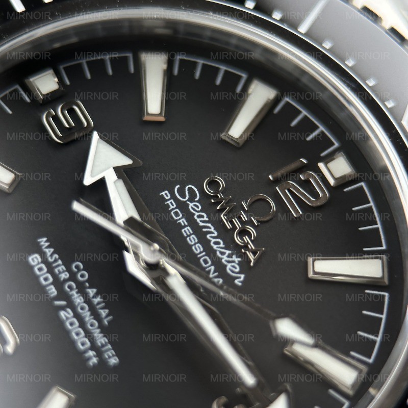 Dong-Ho-Omega-Seamaster-Planet-Ocean-600M-Rep-11-Mat-Den-May-Co-Thuy-Si-42mm-11-scaled.jpg