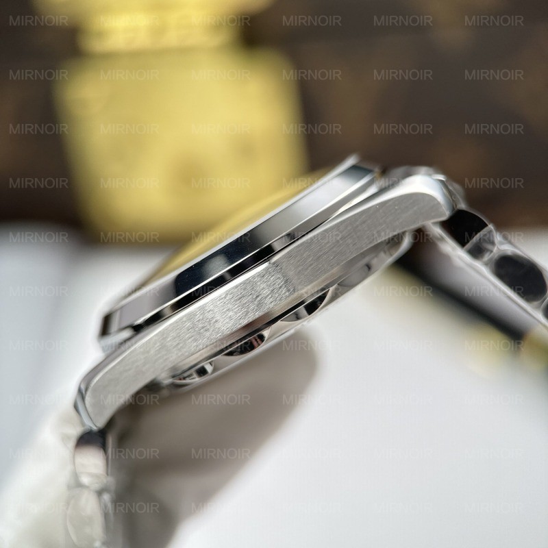 Dong-Ho-Omega-Seamaster-Railmaster-Replica-11-Mat-Nau-Khoi-May-Co-Thuy-Sy-38mm-6.jpg