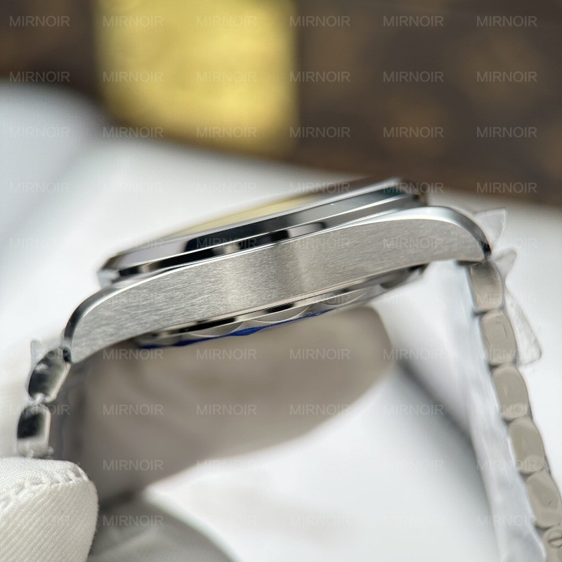 Dong-Ho-Omega-Seamaster-Co-Axial-Che-Tac-Mat-Xam-Khoi-Day-Kim-Loai-Xuong-VS-41mm-4.jpg