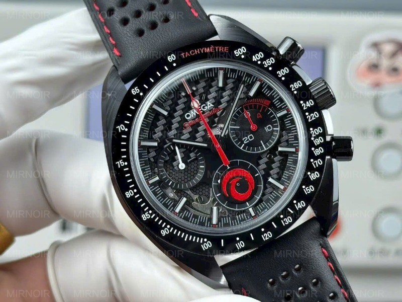 Dong-Ho-Omega-Replica-11-Speedmaster-Dark-Side-of-the-Moon-Vo-Gom-Den-Day-Da-44mm-7.jpg