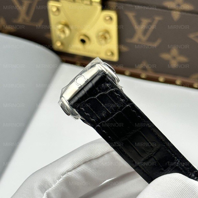 Dong-Ho-Omega-Rep-Cao-Cap-De-Ville-Co-Axial-Chronometer-8500-Mat-Xanh-Duong-Day-Da-41mm-4-1024x1024.jpg