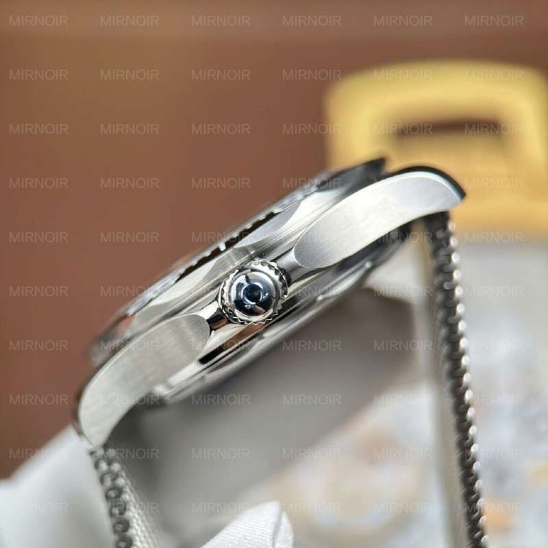Dong-Ho-Omega-Seamaster-Diver-300M-Replica-11-Mat-Den-May-Calibre-8806-Super-Clone-VSF-42mm-5-1024x1024.jpg