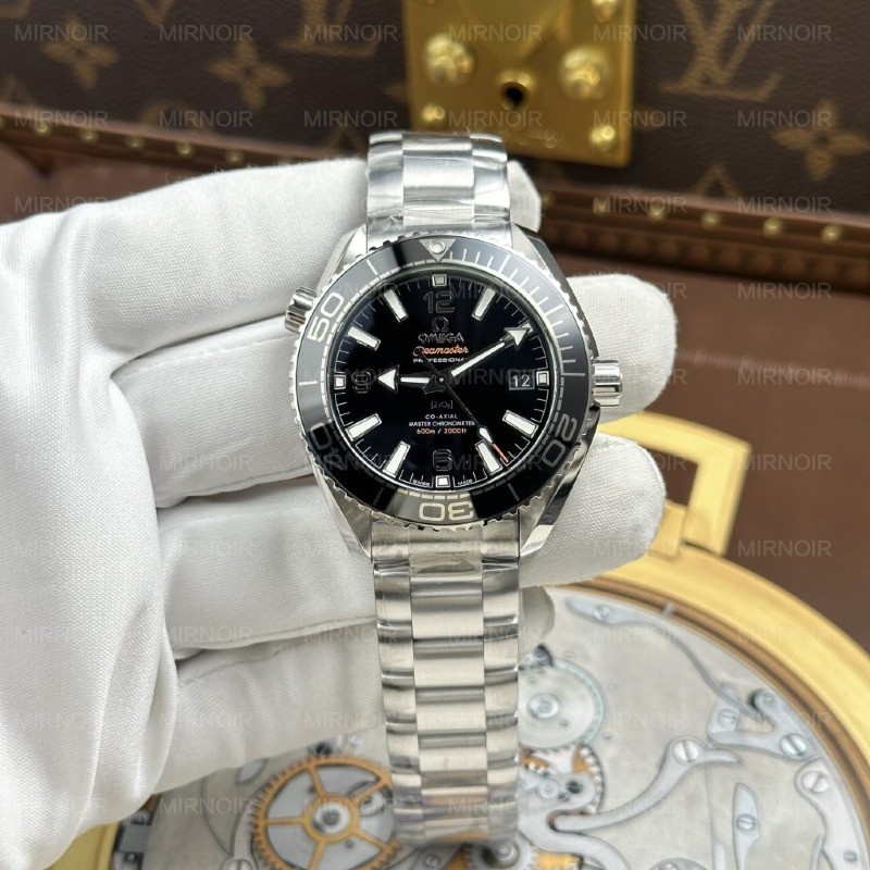 Dong-Ho-Omega-Seamaster-Planet-Ocean-600M-Replica-11-Mat-Den-May-Co-Thuy-Sy-Nha-May-VS-39-1-1024x1024.jpg