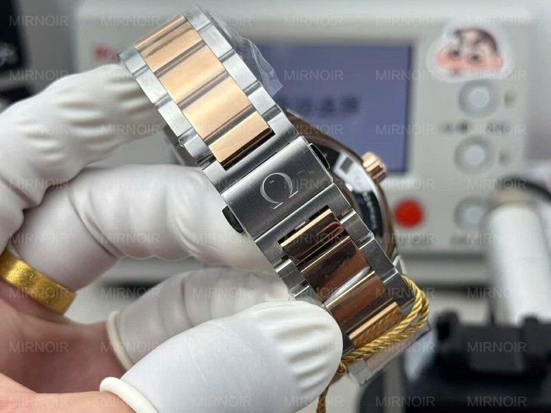 Dong-Ho-Omega-Seamaster-GMT-Che-Tac-Mat-Den-May-Co-Thuy-Sy-Nha-May-VS-41-3.jpg