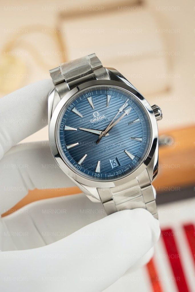 Dong-Ho-Omega-Seamaster-Aqua-Terra-150M-Replica-11-Mat-So-Summer-Blue-Xuong-VS-41mm-10-683x1024.jpg
