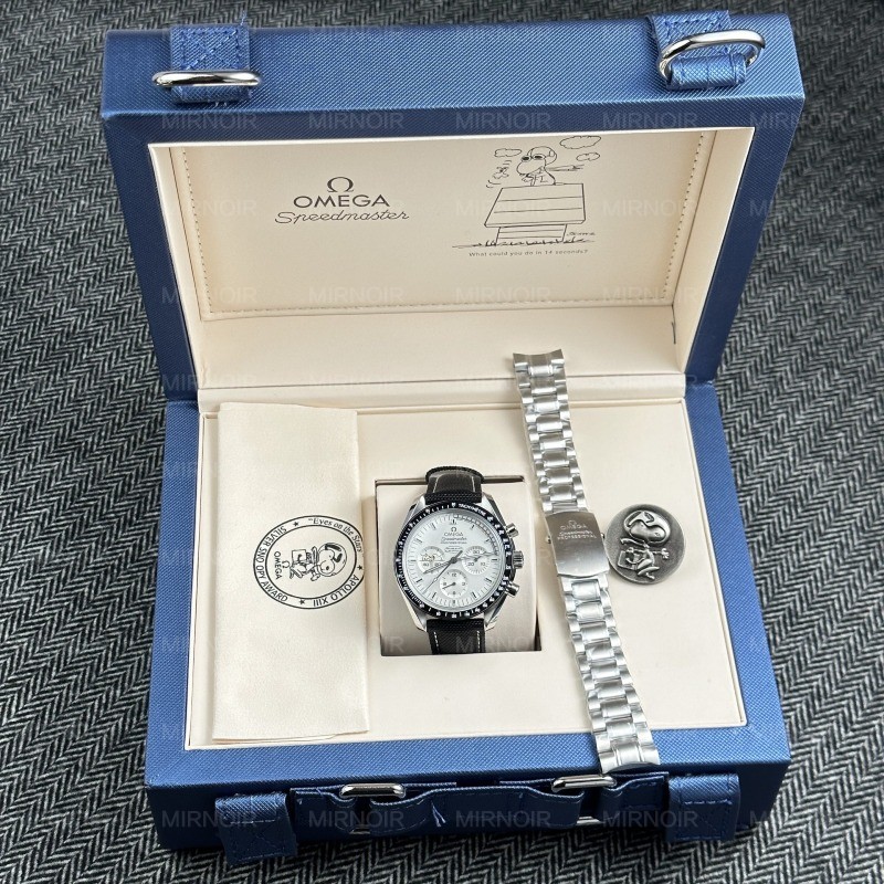 Dong-Ho-Omega-Speedmaster-Apollo-13-Snoopy-Replica-11-Mat-Trang-New-2025-42mm-13.jpg
