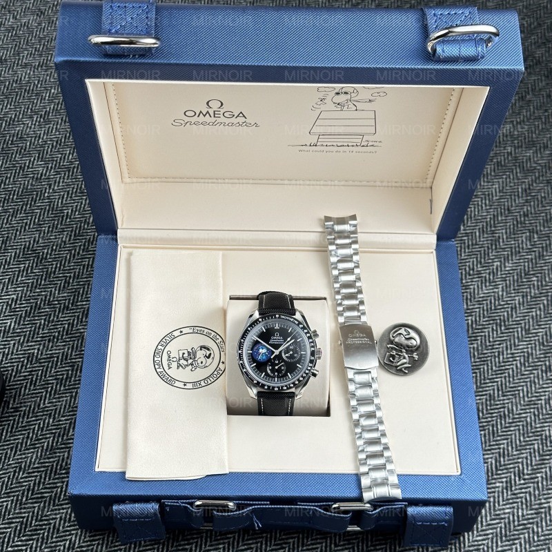 Dong-Ho-Omega-Replica-11-Speedmaster-Silver-Snoopy-Phien-Ban-Ky-Niem-50-Nam-Mat-Den-New-2025-42mm-1.jpg