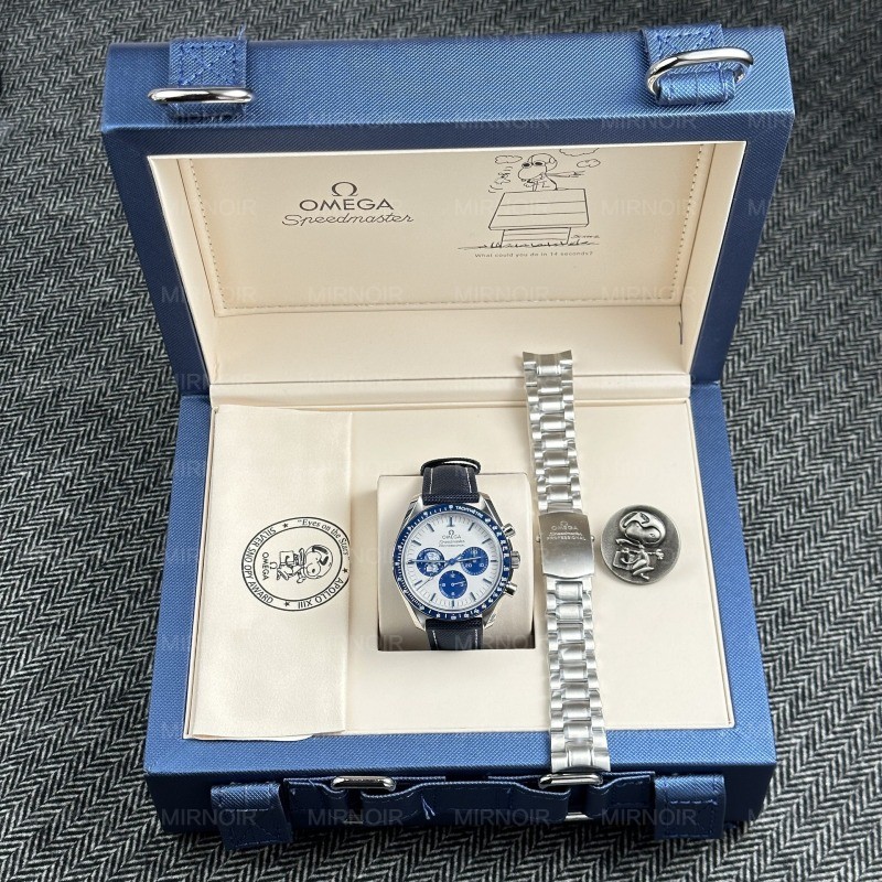 Dong-Ho-Omega-Che-Tac-Speedmaster-Silver-Snoopy-50th-Anniversary-New-2025-42mm-1.jpg