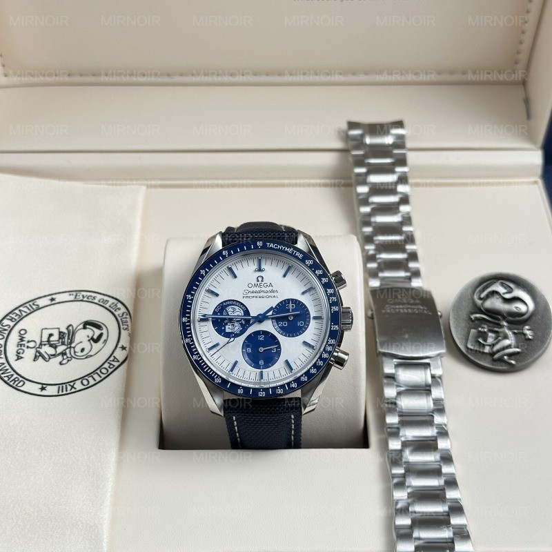 Dong-Ho-Omega-Che-Tac-Speedmaster-Silver-Snoopy-50th-Anniversary-New-2025-42mm-12.jpg