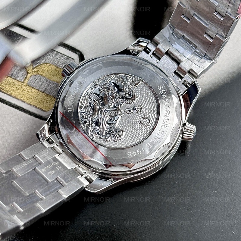 Dong-Ho-Omega-Che-Tac-Seamaster-Summer-Blue-Nha-May-VS-42mm-1.jpg