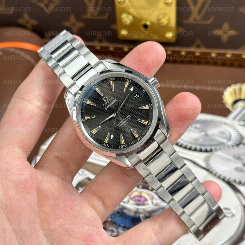 Dong-Ho-Omega-Seamaster-Aqua-Terra-150M-Rep-11-Mat-Xanh-La-Cay-Coc-So-Vang-Nha-May-VS-41mm-3.jpg