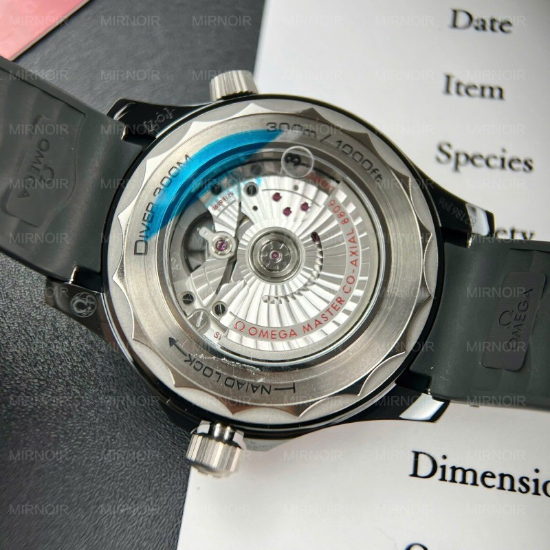 Dong-Ho-Omega-Seamaster-300M-Rep-Cao-Cap-Mau-Den-May-Co-Thuy-Sy-Nha-May-VS-42mm-3.jpg