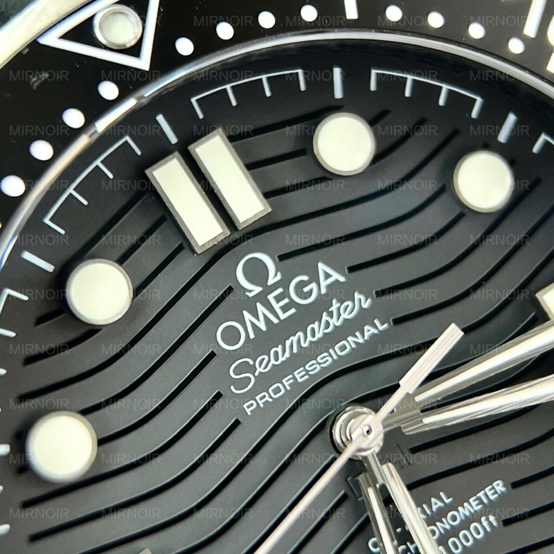 Dong-Ho-Omega-Seamaster-300M-Rep-Cao-Cap-Mau-Den-May-Co-Thuy-Sy-Nha-May-VS-42mm-7.jpg