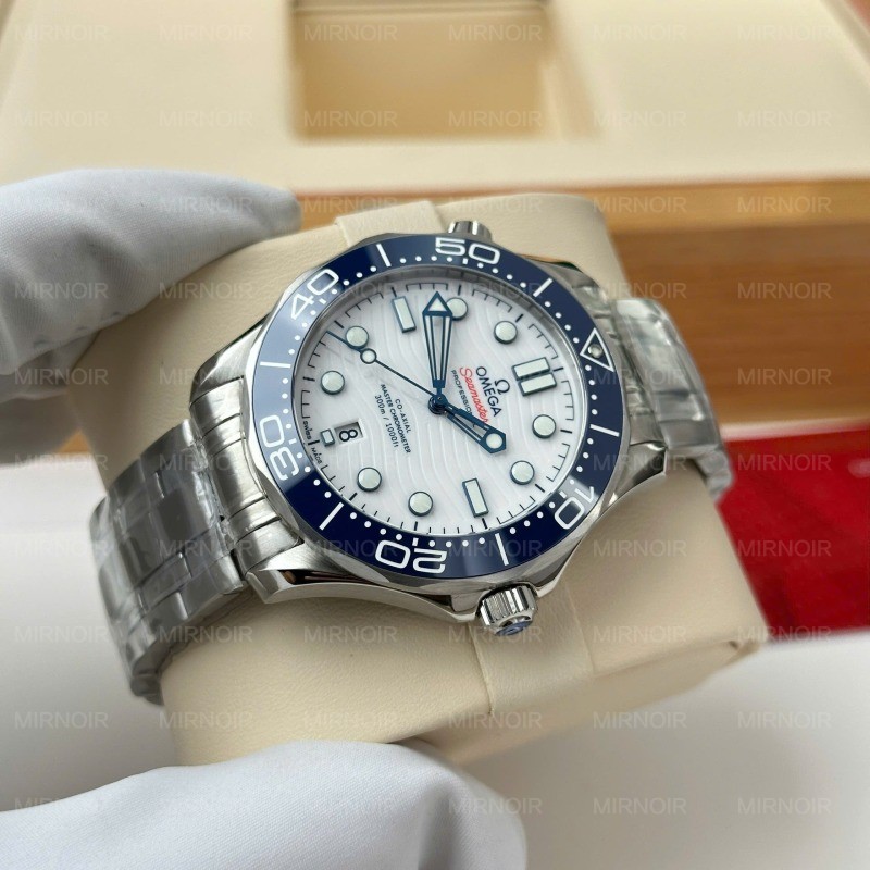 Dong-Ho-Omega-Seamaster-Diver-300M-Replica-11-Mat-Trang-Vien-Gom-Xanh-Xuong-VS-42mm-2.jpg
