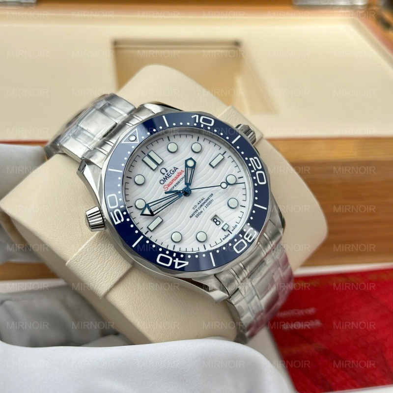 Dong-Ho-Omega-Seamaster-Diver-300M-Replica-11-Mat-Trang-Vien-Gom-Xanh-Xuong-VS-42mm-3.jpg