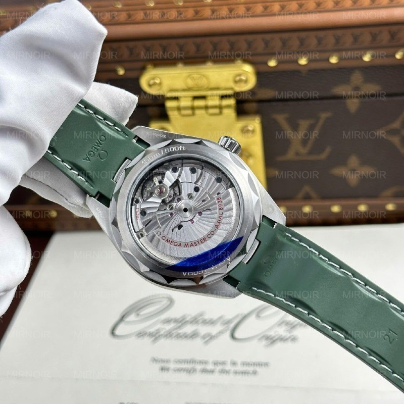 Dong-Ho-Omega-Aqua-Terra-Worldtimer-Replica-11-Mau-Xanh-La-Cay-Day-Cao-Su-Xuong-VS-43mm-2-1024x1024.jpg