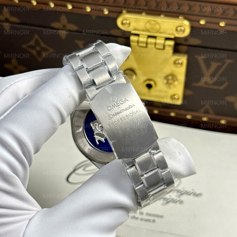 Dong-Ho-Omega-Replica-11-Speedmaster-Apollo-13-Silver-Snoopy-Day-Kim-Loai-Xuong-OM-42mm-2-1024x1024.jpg