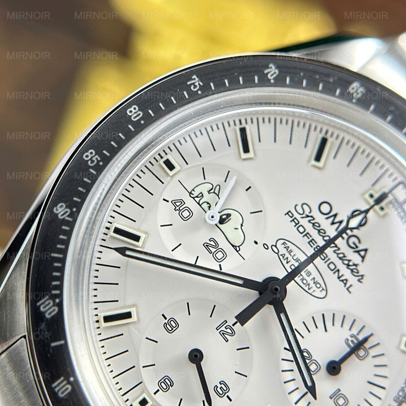 Dong-Ho-Omega-Replica-11-Speedmaster-Apollo-13-Silver-Snoopy-Day-Kim-Loai-Xuong-OM-42mm-9.jpg