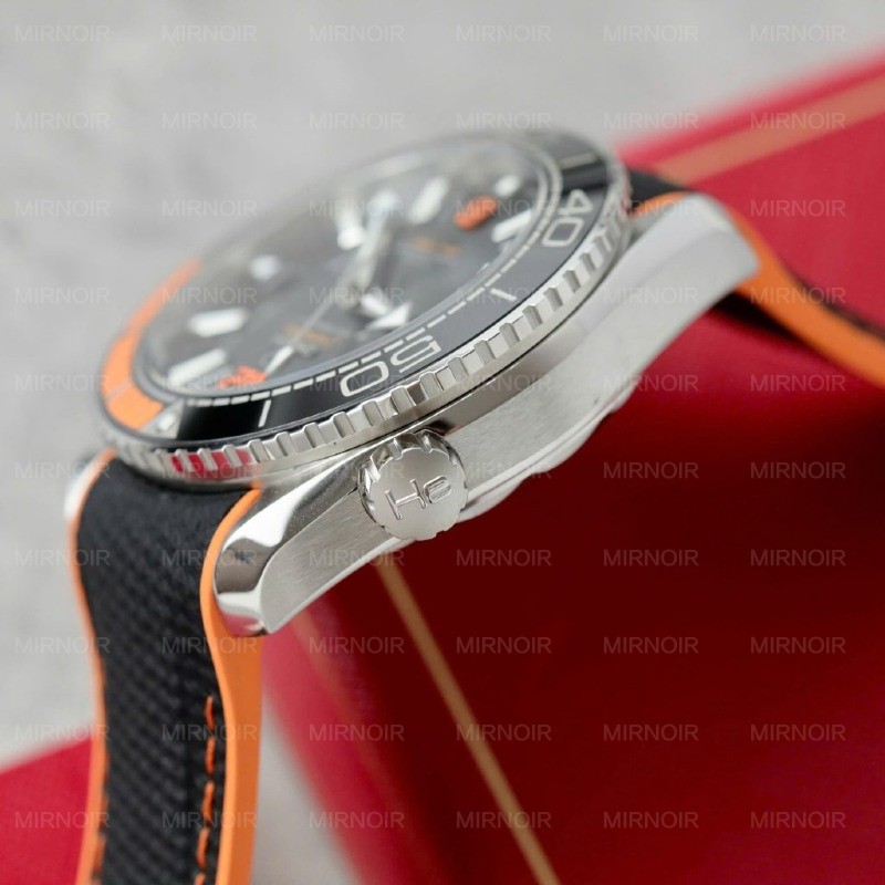 Dong-Ho-Omega-Planet-Ocean-600M-Replica-11-Day-Cao-Su-Nha-May-VS-43-8-1024x1024.jpg