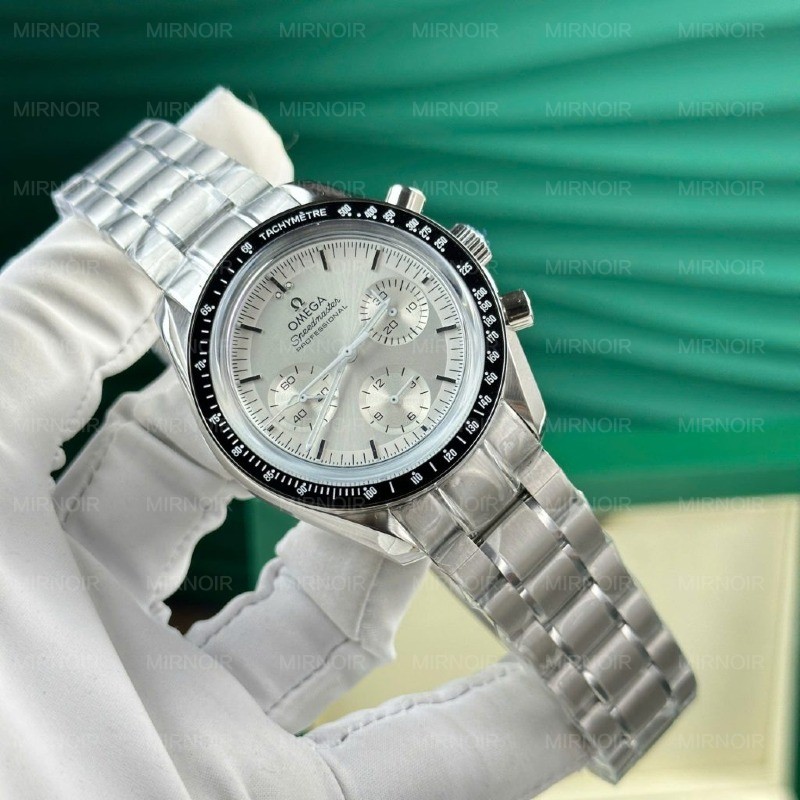 Dong-Ho-Omega-Replica-11-Speedmaster-Moonwatch-Chronograph-Mat-Bac-Vien-Gom-Den-Xuong-OM-42mm-2-1024x1024.jpg