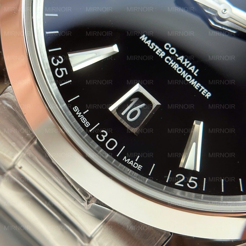 Dong-Ho-Omega-Seamaster-Aqua-Terra-150M-Replica-11-Mat-Den-Tron-Nha-May-VS-41mm-9.jpg