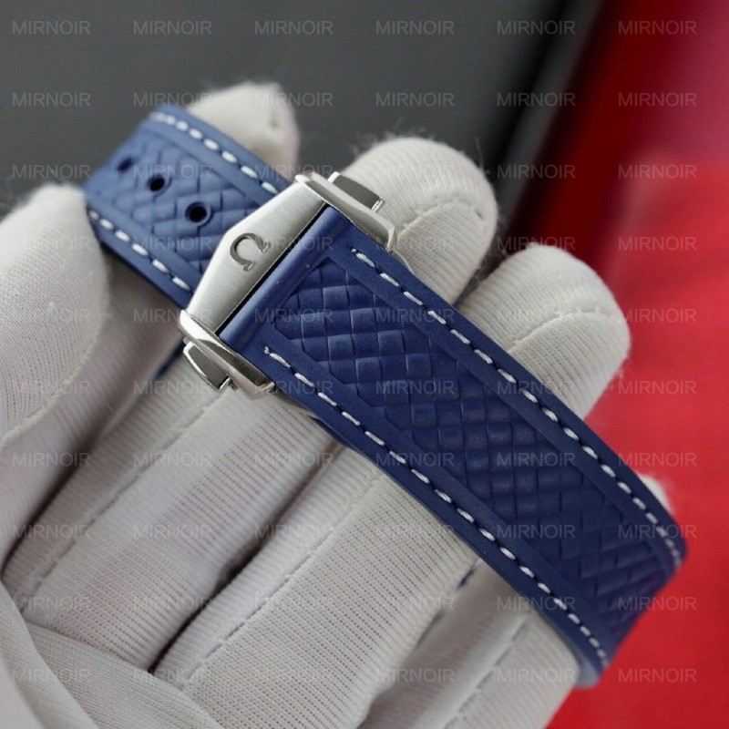 Dong-Ho-Omega-Seamaster-Aqua-Terra-GMT-Che-Tac-Mau-Xanh-Duong-Xuong-VS-41mm-2-1024x1024.jpg