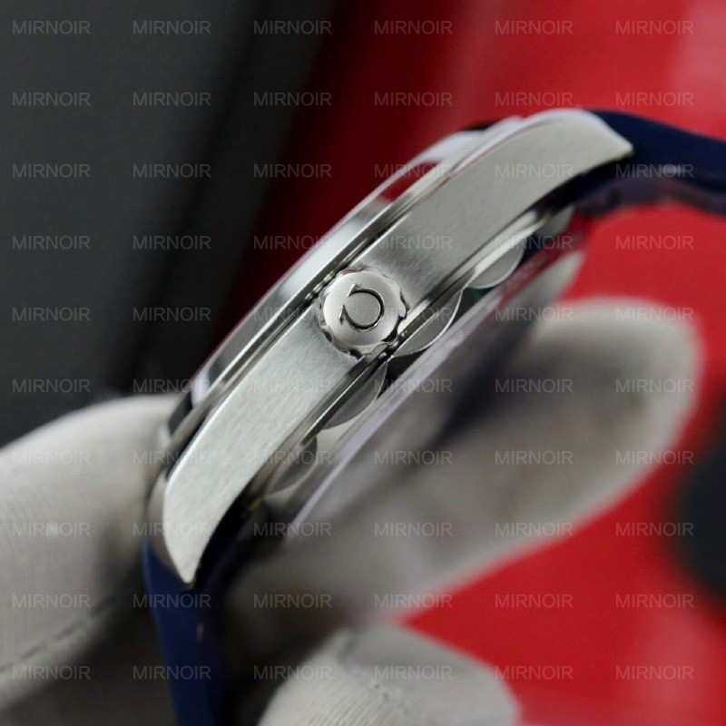 Dong-Ho-Omega-Seamaster-Aqua-Terra-GMT-Che-Tac-Mau-Xanh-Duong-Xuong-VS-41mm-4-1024x1024.jpg