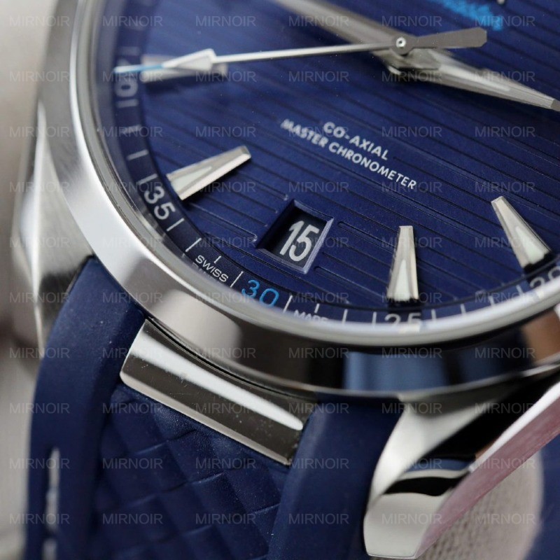 Dong-Ho-Omega-Seamaster-Aqua-Terra-GMT-Che-Tac-Mau-Xanh-Duong-Xuong-VS-41mm-6-1024x1024.jpg