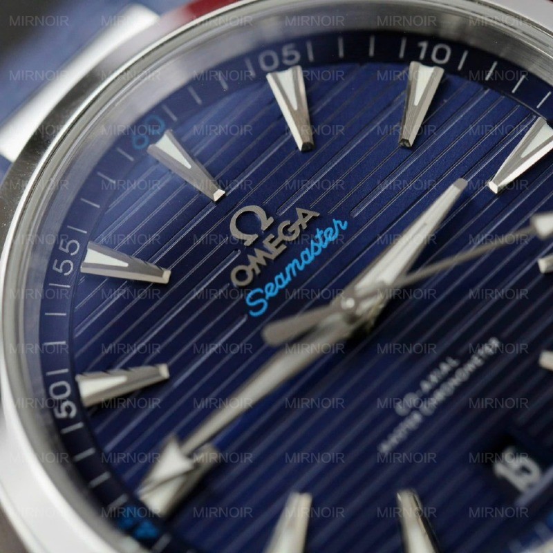 Dong-Ho-Omega-Seamaster-Aqua-Terra-GMT-Che-Tac-Mau-Xanh-Duong-Xuong-VS-41mm-7-1024x1024.jpg
