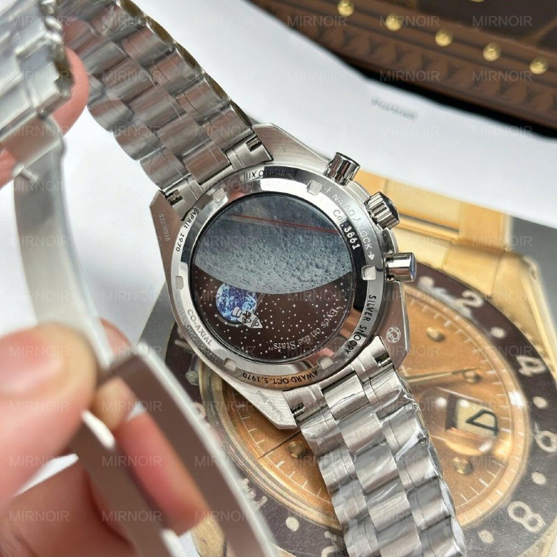 Dong-Ho-Omega-Speedmaster-Silver-Snoopy-50th-Anniversary-Che-Tac-Khoa-Moi-42mm-4-1024x1024.jpg