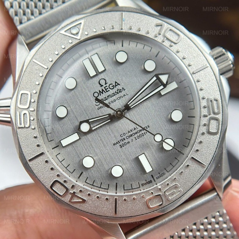 Dong-Ho-Omega-Seamaster-Diver-300m-Replica-11-Mau-Xam-Xuong-VS-42mm-5-1024x1024.jpg