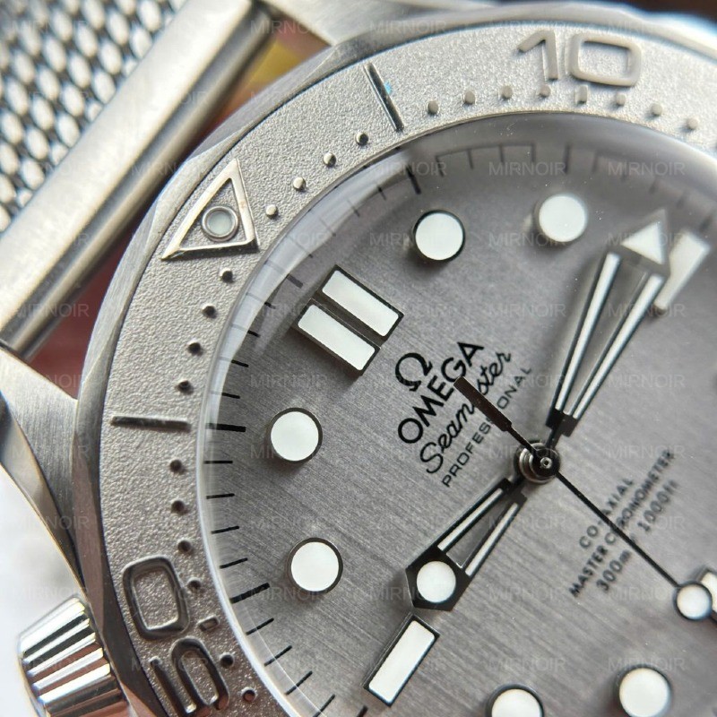 Dong-Ho-Omega-Seamaster-Diver-300m-Replica-11-Mau-Xam-Xuong-VS-42mm-6-1024x1024.jpg