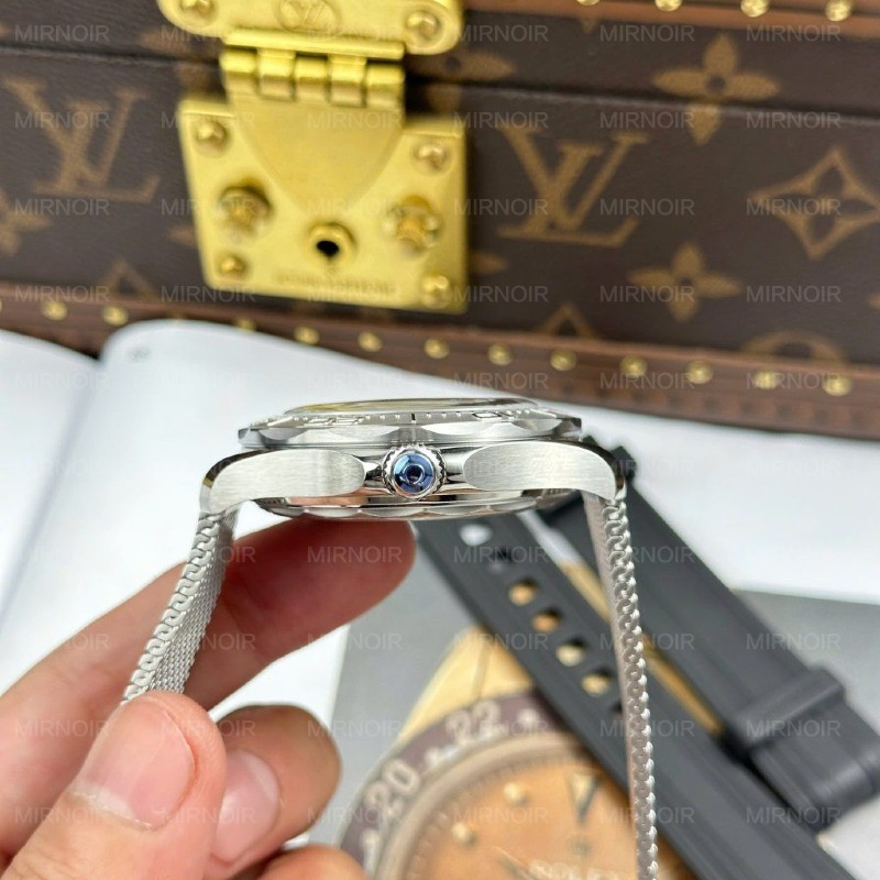 Dong-Ho-Omega-Seamaster-Diver-300m-Replica-11-Mau-Xam-Xuong-VS-42mm-9-1024x1024.jpg