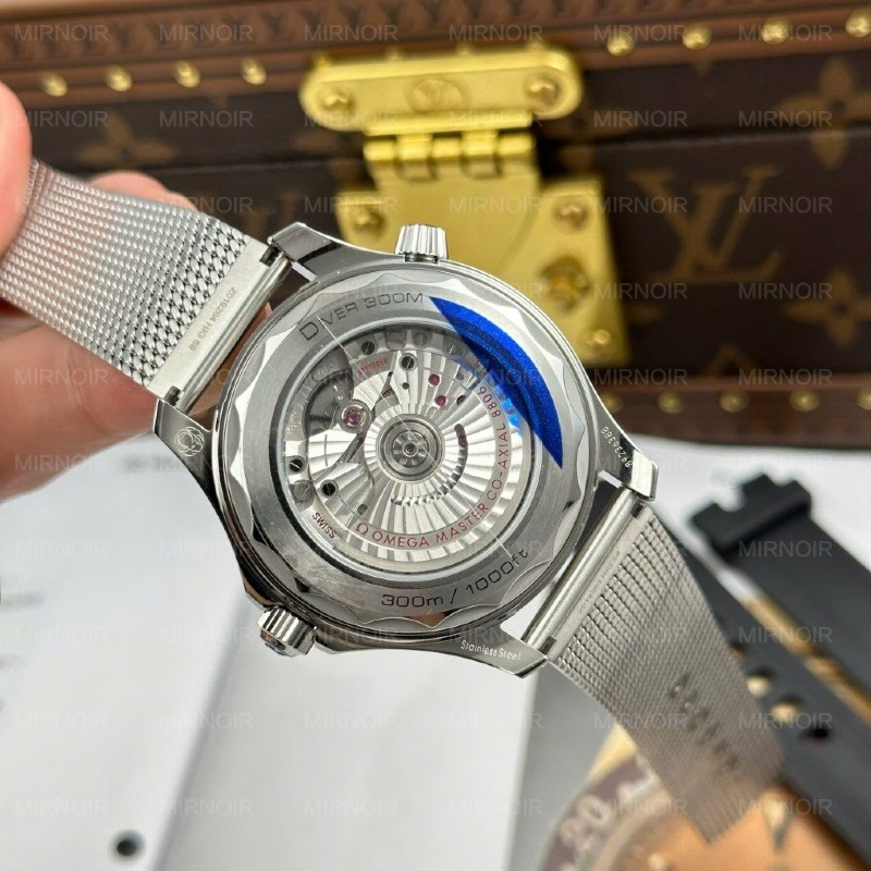 Dong-Ho-Omega-Seamaster-Diver-300m-Replica-11-Mau-Xam-Xuong-VS-42mm-10-1024x1024.jpg