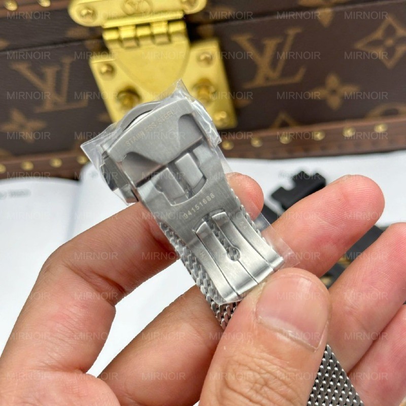 Dong-Ho-Omega-Seamaster-Diver-300m-Replica-11-Mau-Xam-Xuong-VS-42mm-11-1024x1024.jpg