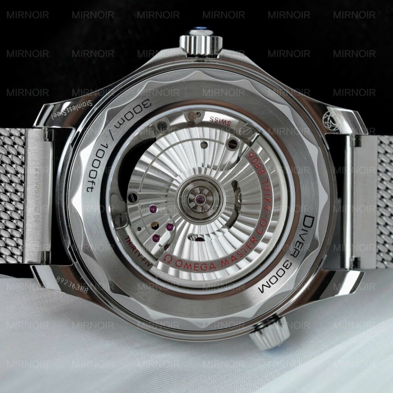 Dong-Ho-Omega-Seamaster-Diver-300M-Co-Axial-Master-Chronometer-Rep-11-Xuong-VS-42mm-3.jpg
