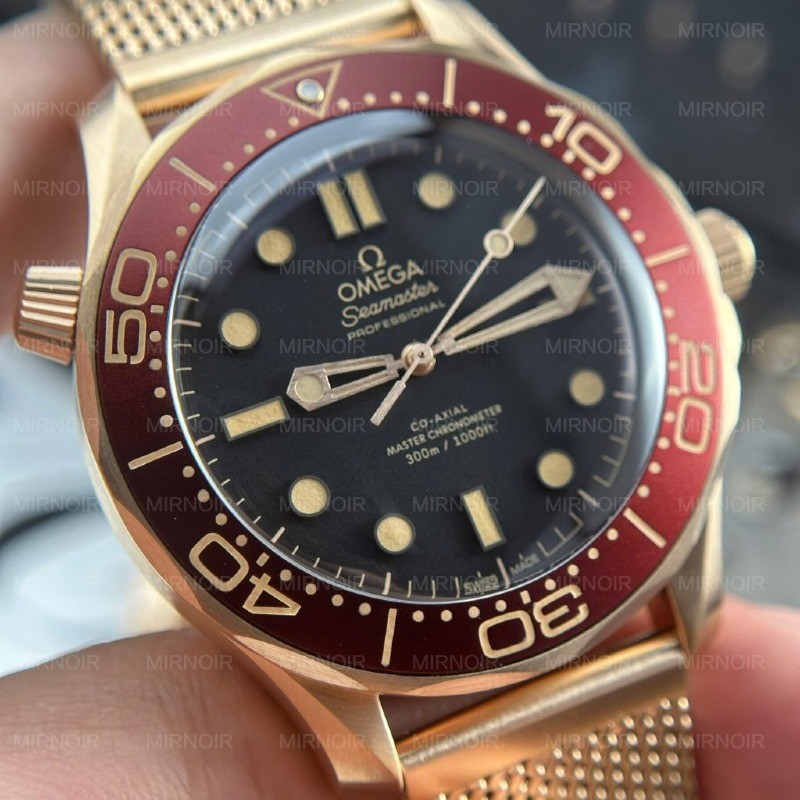 Dong-Ho-Omega-Seamaster-Diver-300M-Bronze-Gold-Replica-11-VFS-42mm-17-1024x1024.jpg