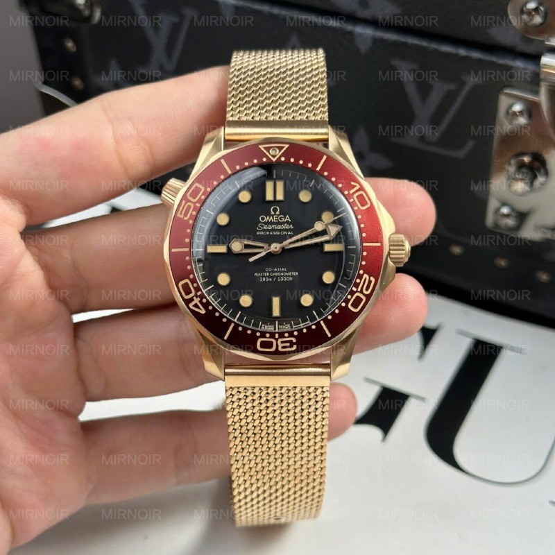 Dong-Ho-Omega-Seamaster-Diver-300M-Bronze-Gold-Replica-11-VFS-42mm-20-1024x1024.jpg